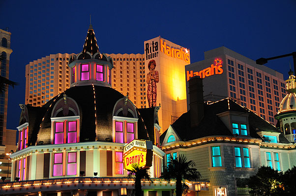 DSC_0079.jpg (4288x2848) NIKON D300 - 18-200mm f/3.5-5.6 // F4,2 // 1/30 sec // ISO 560 // 35,0 mm // no Flash // 2008:07:03 20:22:39 DSC_0079.jpg (4288x2848) NIKON D300 - 18-200mm f/3.5-5.6 // F4,2 // 1/30 sec // ISO 560 // 35,0 mm // no Flash // 2008:07:03 20:22:39